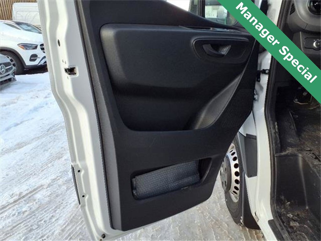 Used 2023 Mercedes-Benz Sprinter 3500 image 13