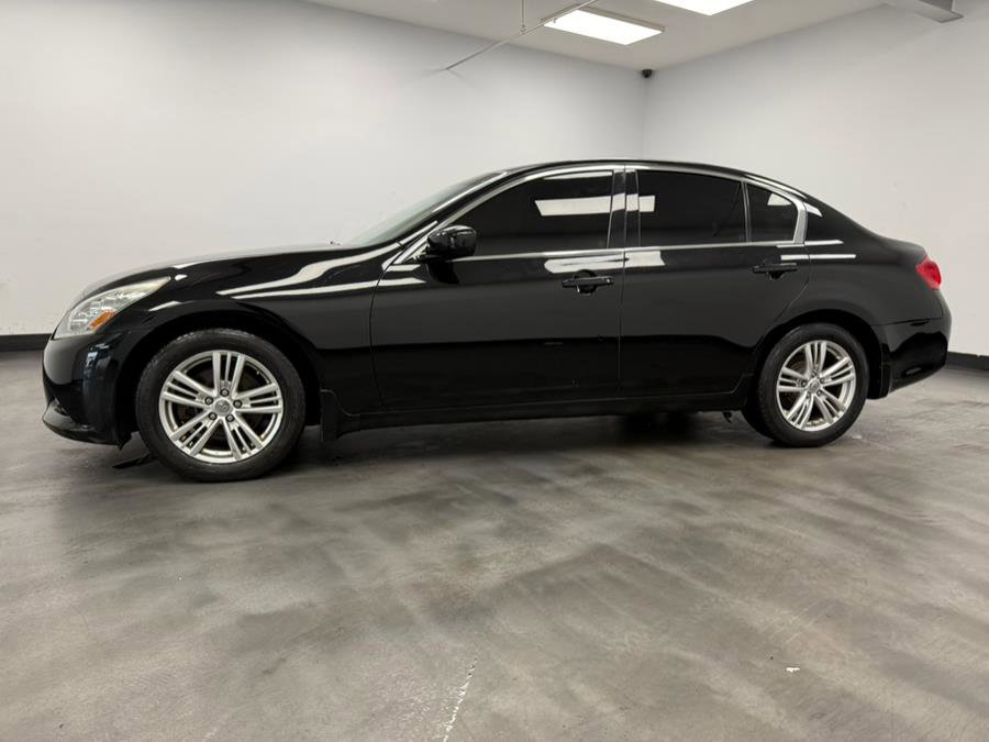 Used 2011 INFINITI G37 x Sedan w/ Premium Pkg image 3
