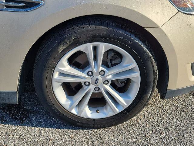 Certified 2017 Ford Taurus SE image 8