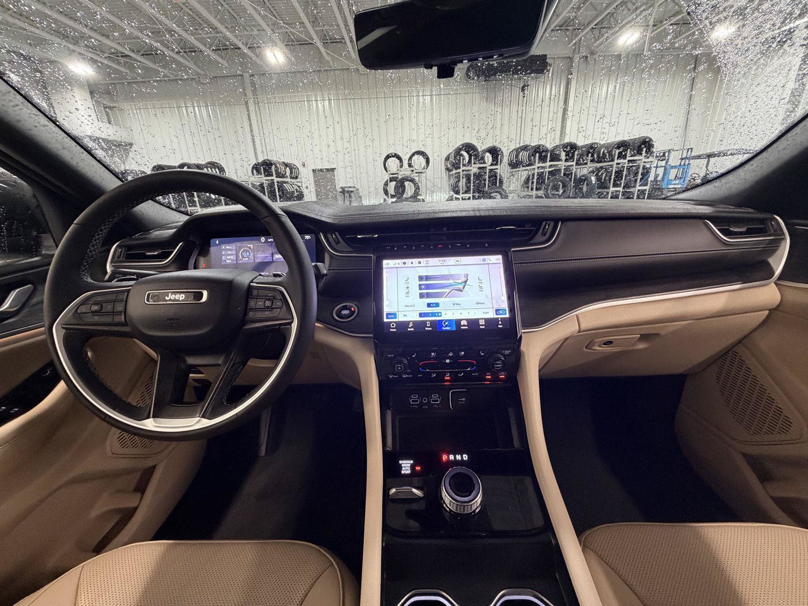 Certified 2024 Jeep Grand Cherokee Limited w/ Luxury Tech Group II AWD/4WD image 7