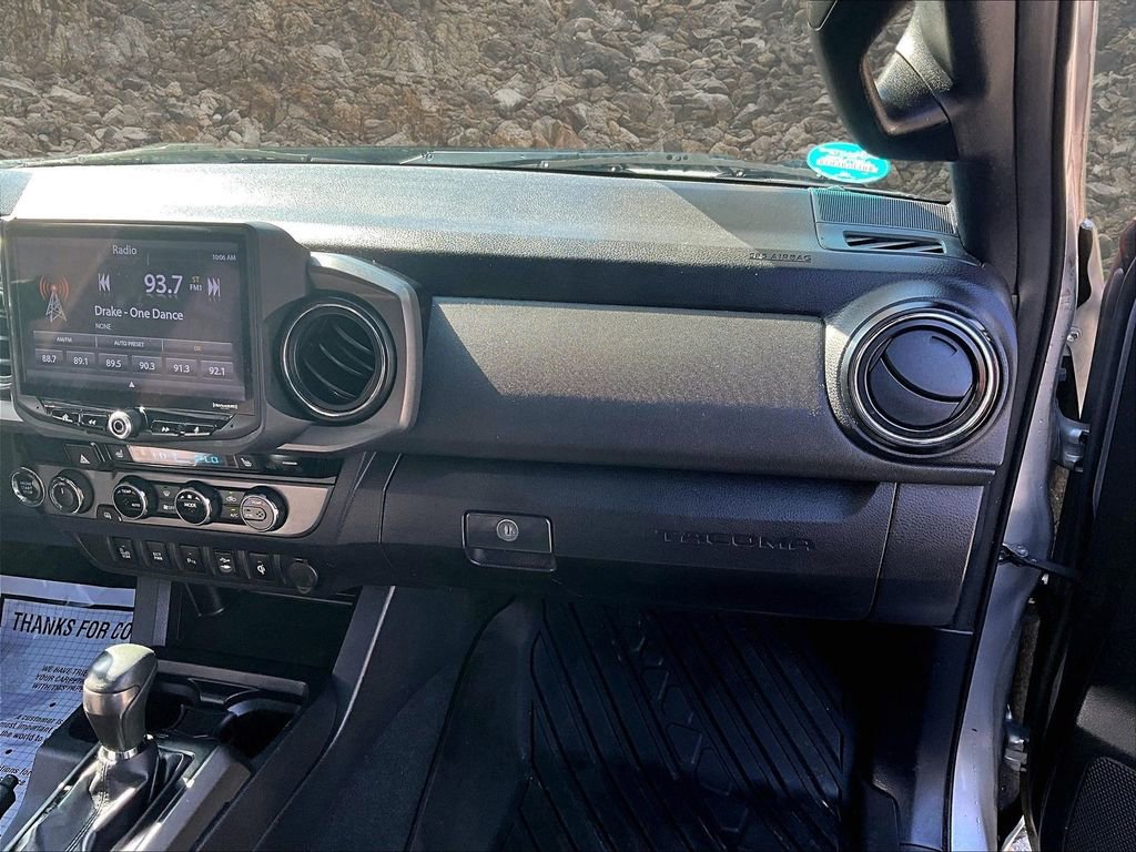 Used 2017 Toyota Tacoma TRD Sport w/ Premium & Technology Package image 14