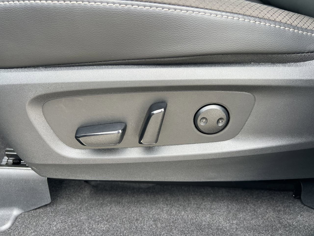 Certified 2025 Nissan Pathfinder SL AWD/4WD image 21