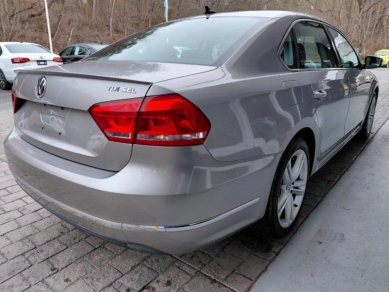 Used 2014 Volkswagen Passat TDI SEL Premium image 6