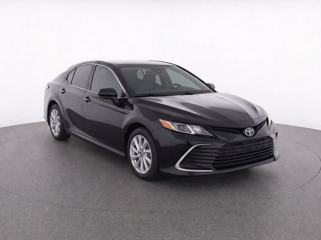 Used 2023 Toyota Camry LE FWD image 2