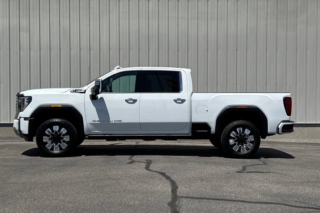 Used 2025 GMC Sierra 2500 Denali w/ Max Trailering Package AWD/4WD image 10