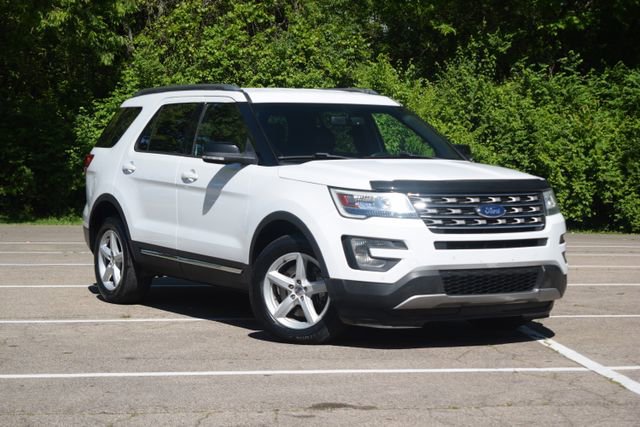 Used 2017 Ford Explorer XLT w/ Equipment Group 202A AWD/4WD 360° Tour