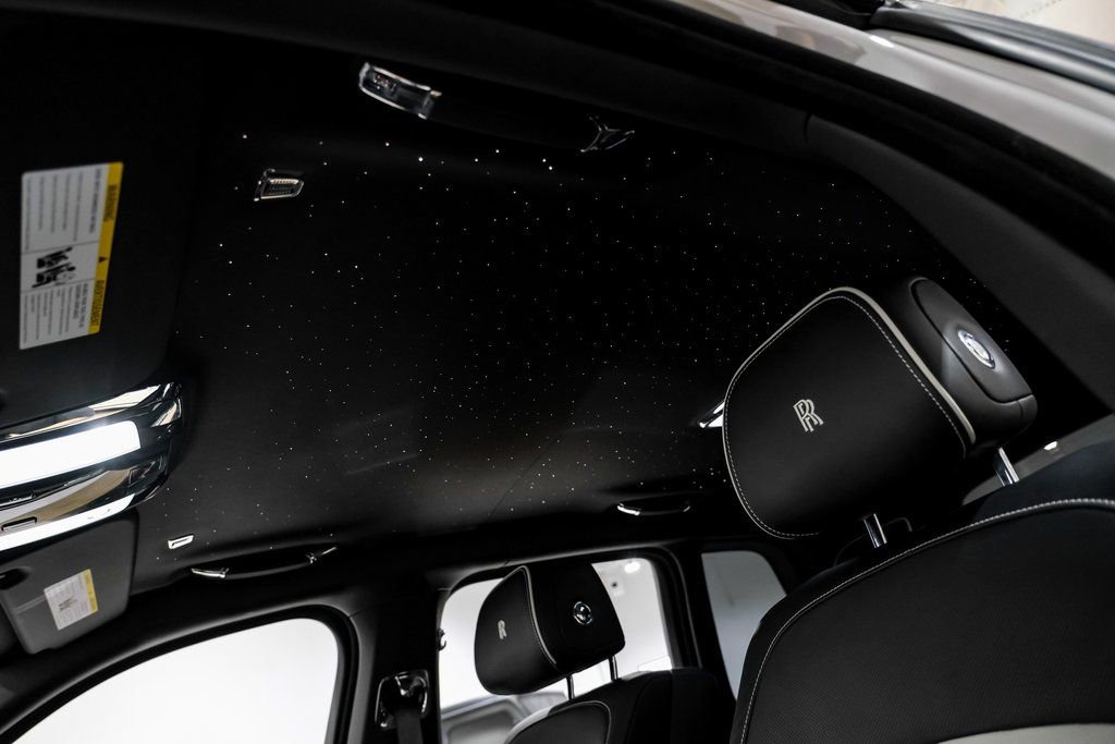 Used 2023 Rolls-Royce Cullinan Black Badge w/ Driver's Package image 31