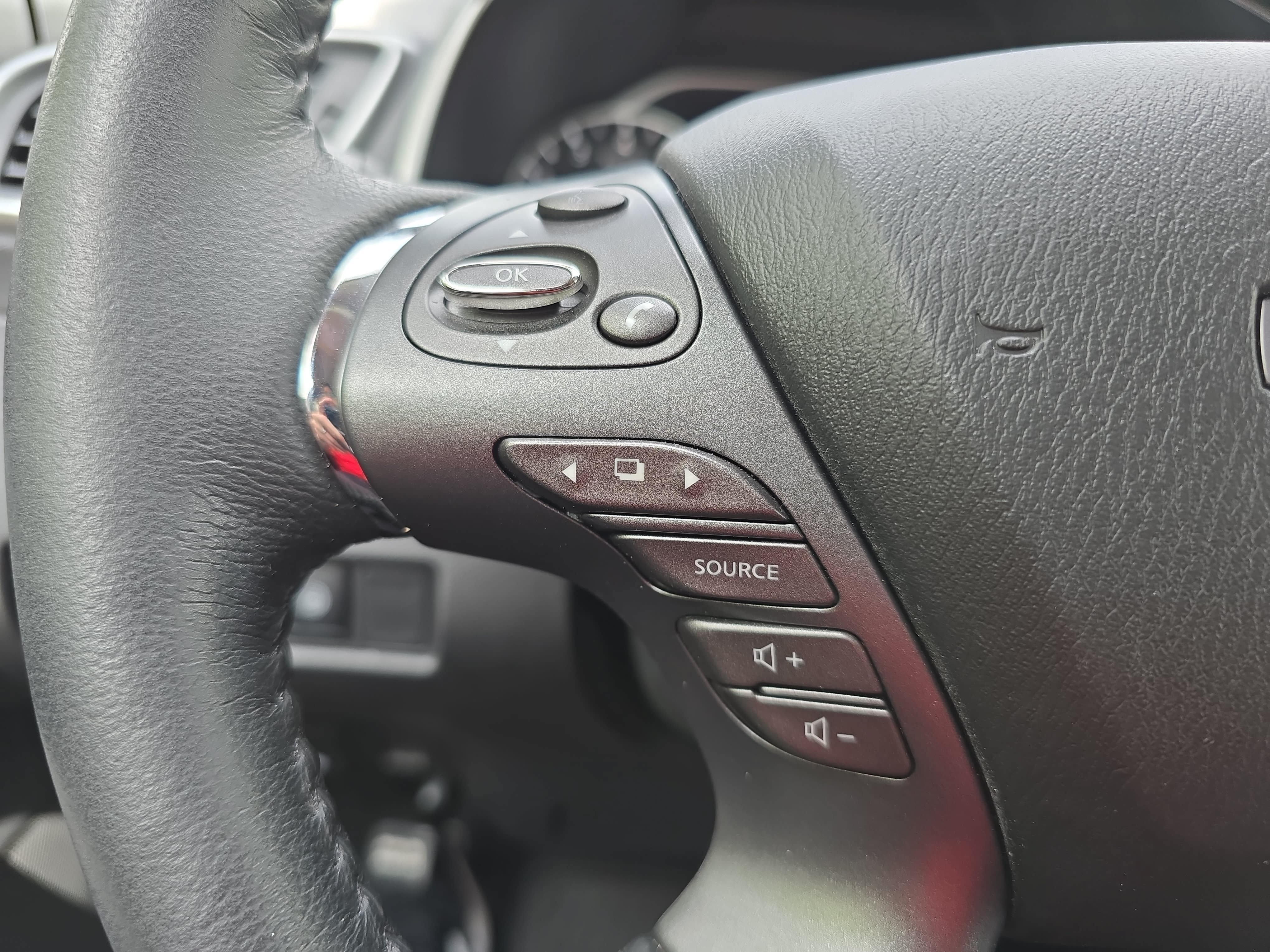 Certified 2024 Nissan Murano SL FWD image 17