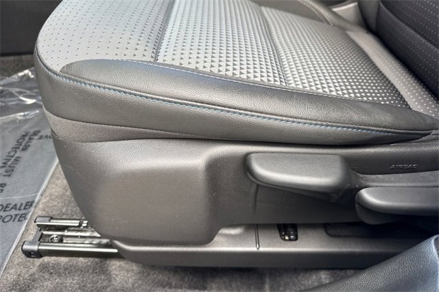 Used 2025 Chevrolet Trax LT w/ Driver Confidence Package image 13