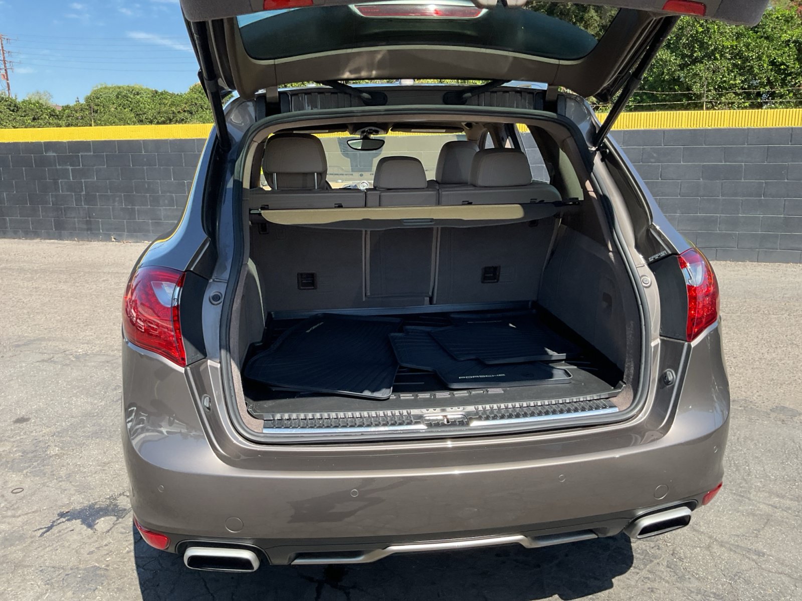 Used 2013 Porsche Cayenne S AWD/4WD image 25