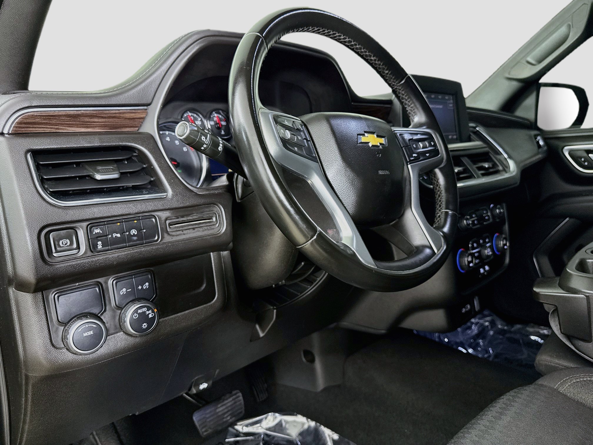 Used 2023 Chevrolet Suburban LS RWD image 11