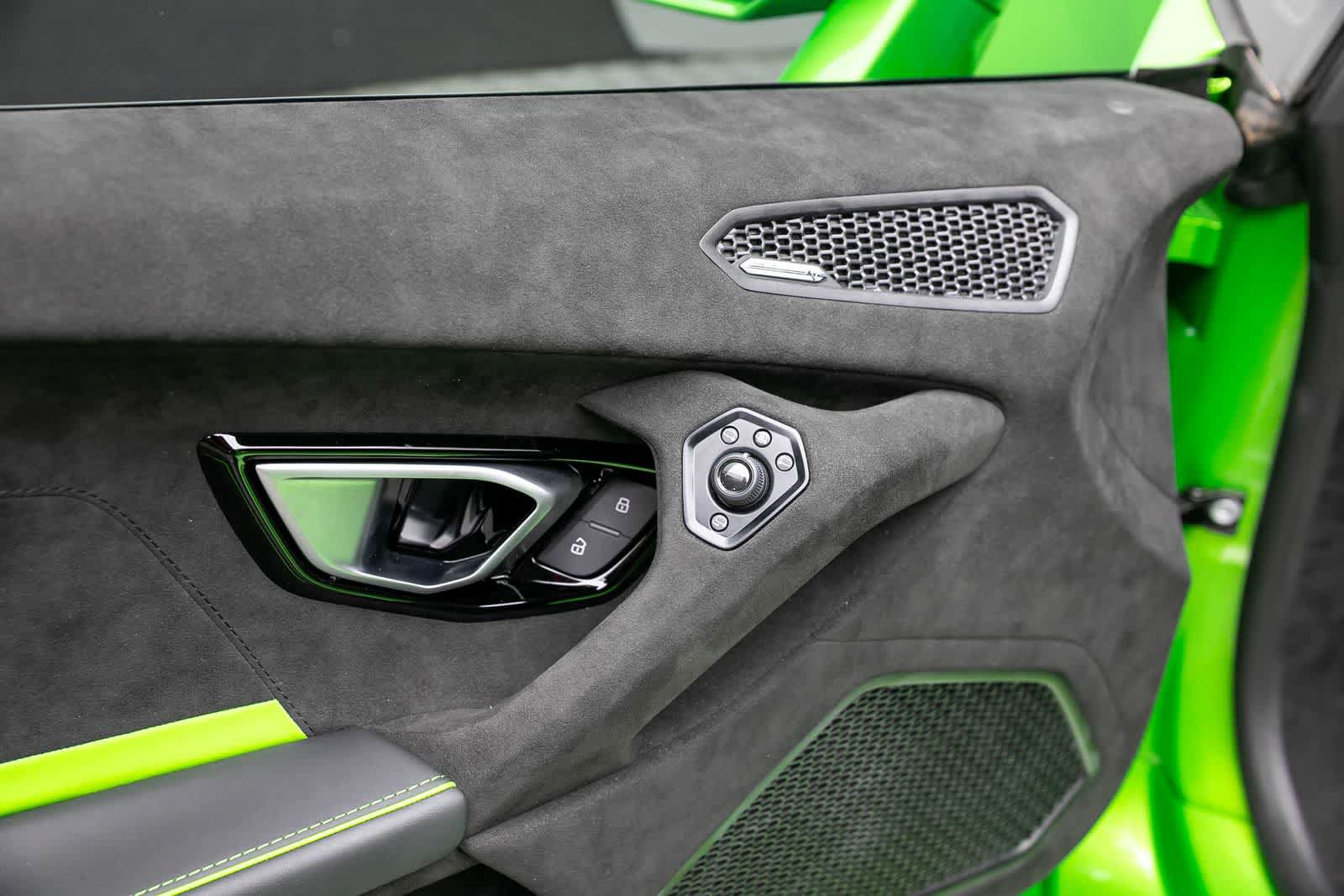 Used 2024 Lamborghini Huracan Tecnica RWD image 22