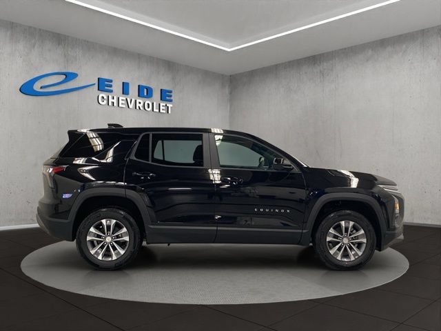 New 2026 Chevrolet Equinox LT w/ Convenience Package II AWD/4WD image 9