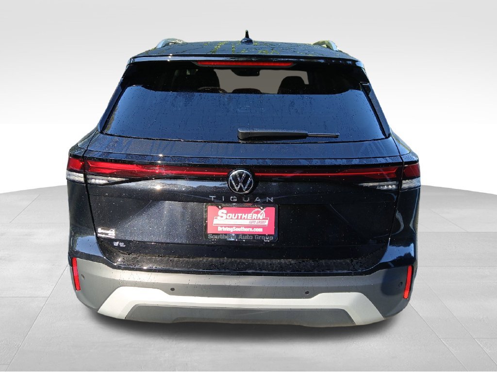 New 2026 Volkswagen Tiguan SE FWD image 4