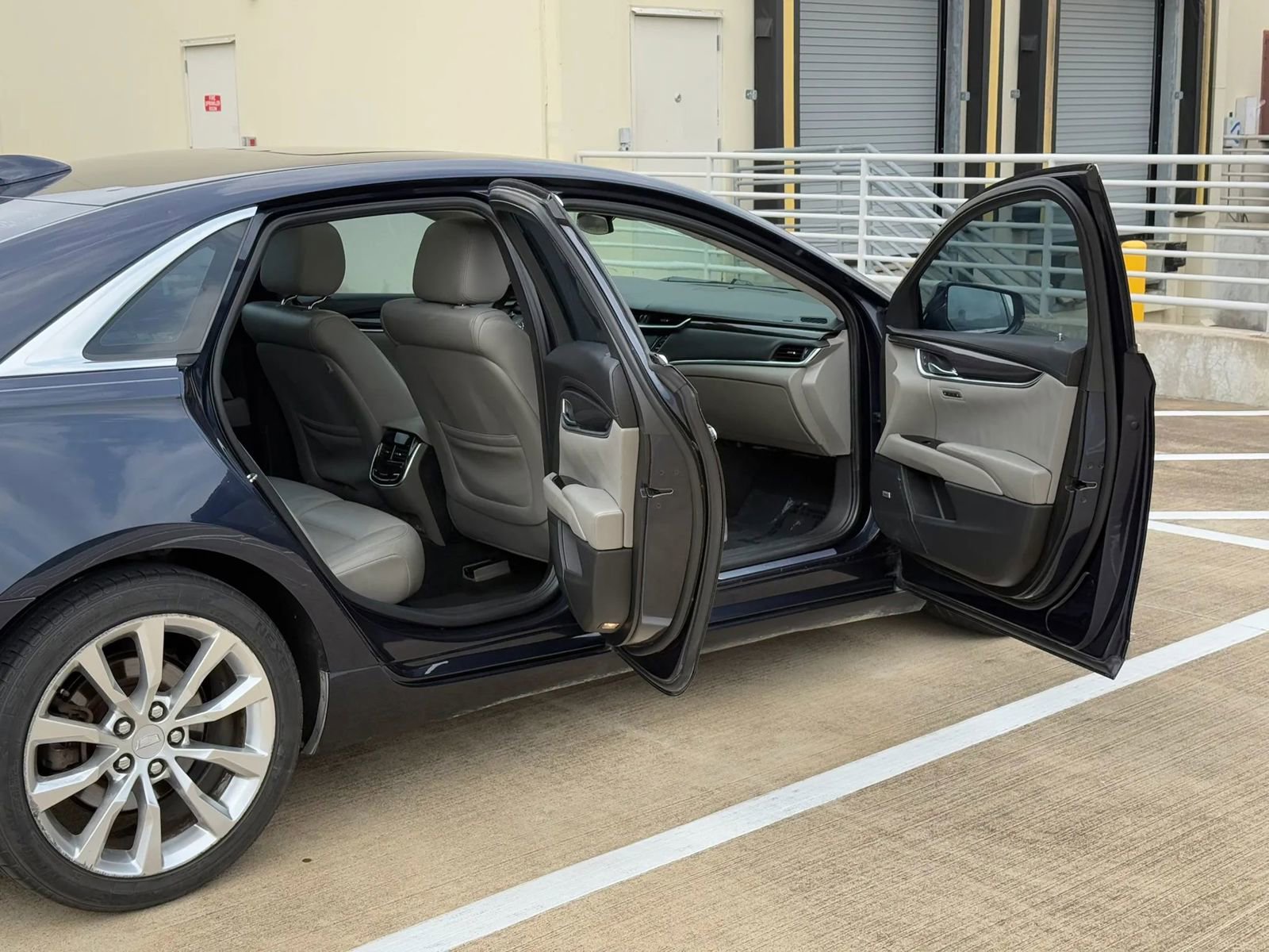 Used 2016 Cadillac XTS Luxury w/ Driver Awareness Package FWD image 17