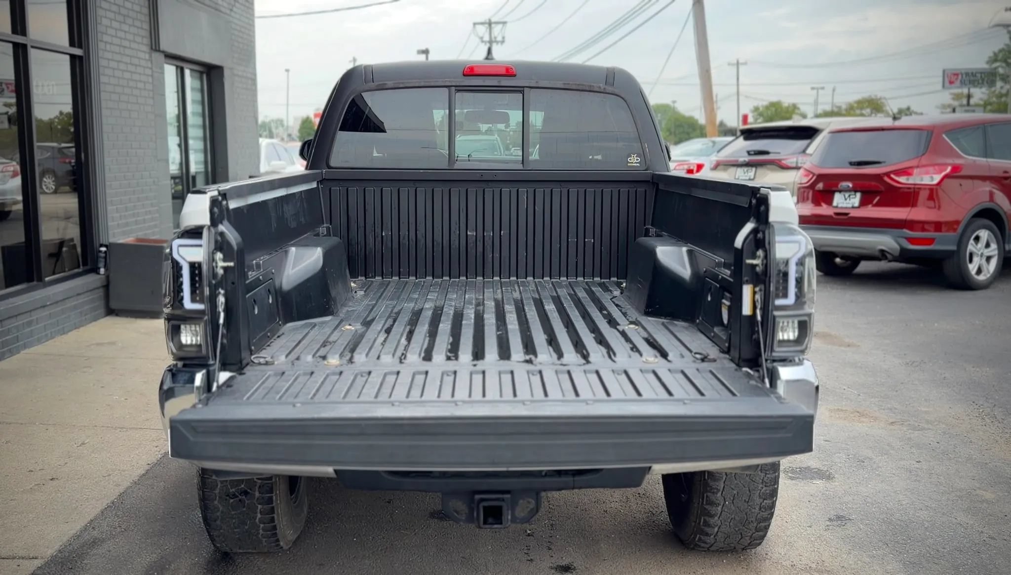 Used 2016 Toyota Tacoma TRD Sport w/ Towing Package AWD/4WD image 5