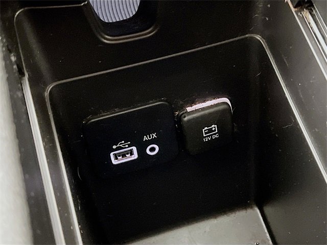 Used 2015 Chrysler 200 Limited image 18