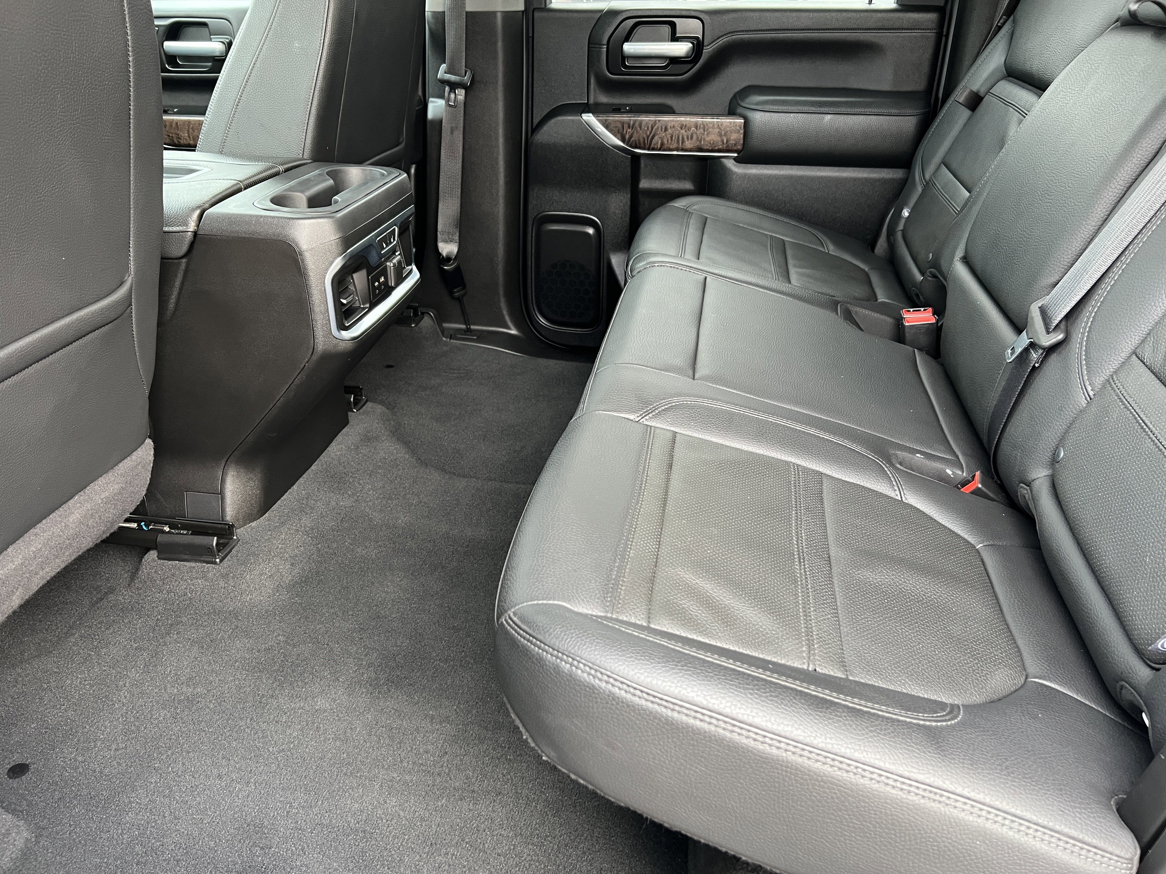 Used 2021 GMC Sierra 3500 Denali w/ Denali Ultimate Package image 17