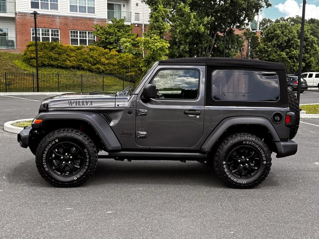 Used 2022 Jeep Wrangler Sport AWD/4WD image 2