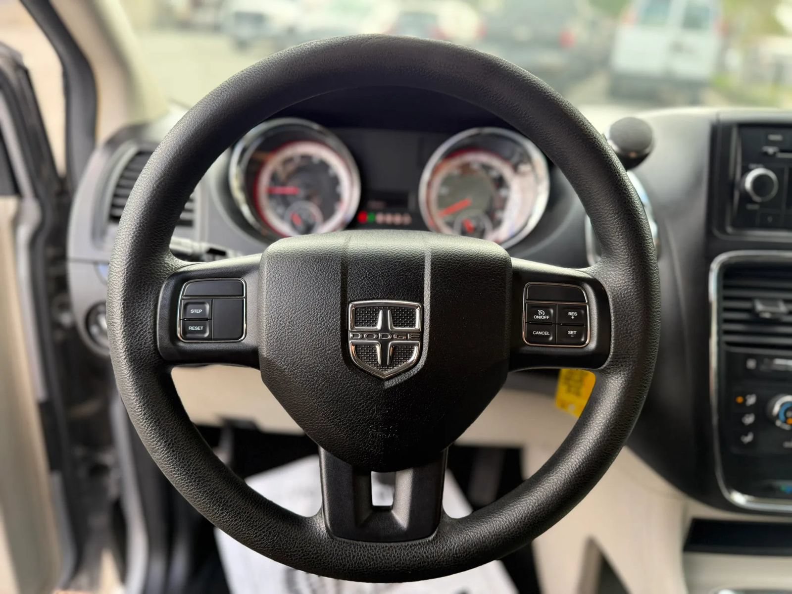 Used 2013 Dodge Grand Caravan SXT FWD image 25