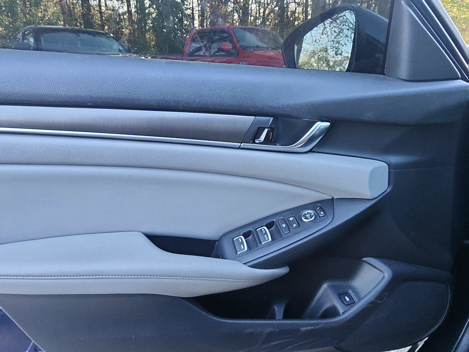 Used 2019 Honda Accord LX image 15