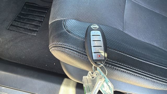 Used 2020 Nissan Rogue SL w/ Premium Package image 29