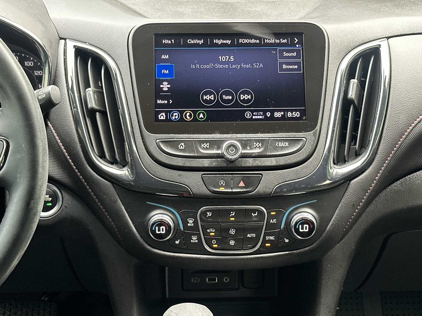 Used 2023 Chevrolet Equinox RS FWD image 25