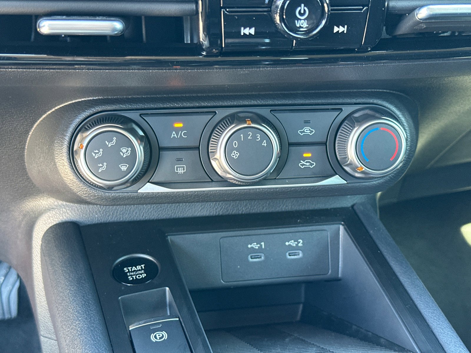 New 2026 Nissan Kicks S image 30