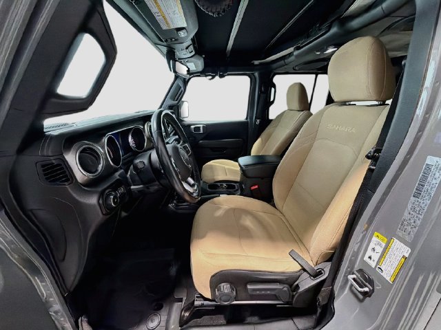 Used 2018 Jeep Wrangler Unlimited Sahara AWD/4WD image 19