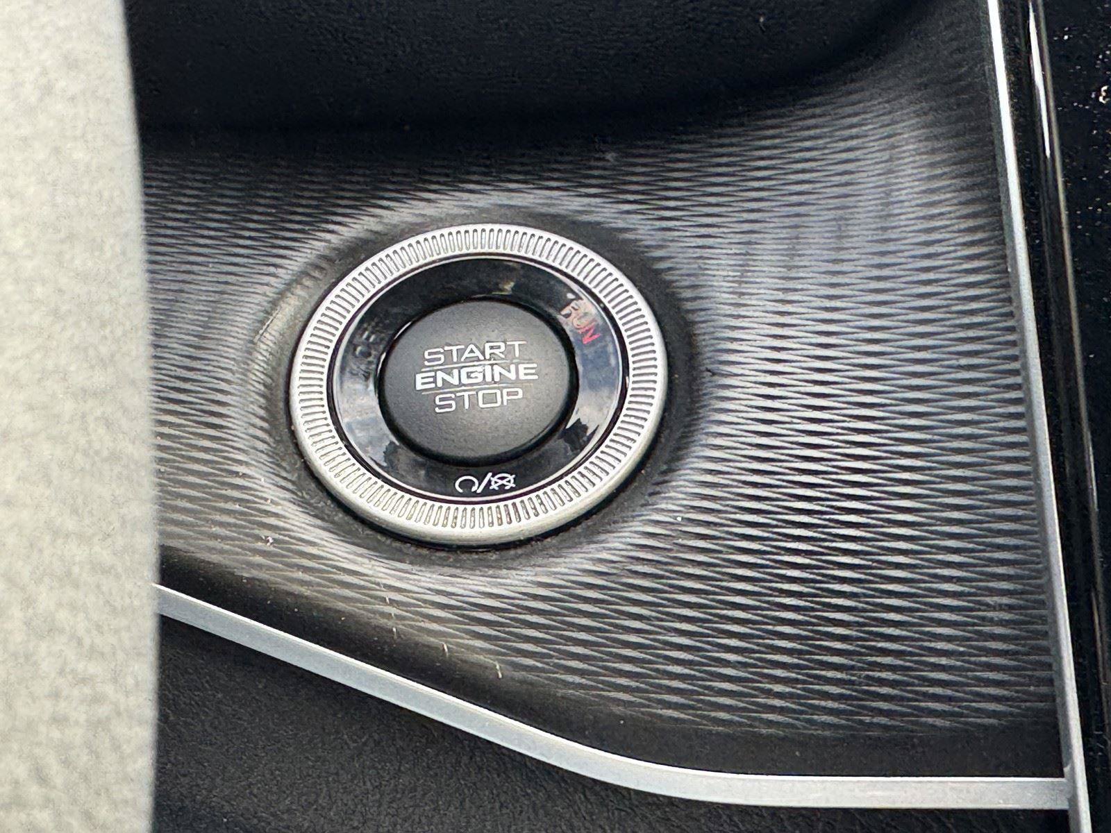 Used 2023 Jeep Grand Cherokee Altitude AWD/4WD image 24