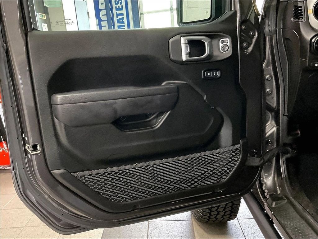 Used 2024 Jeep Wrangler Unlimited AWD/4WD image 9