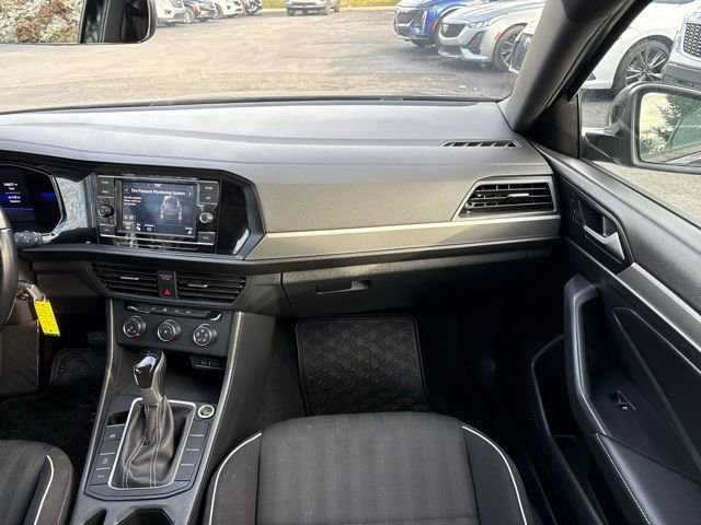 Used 2022 Volkswagen Jetta Sport image 20