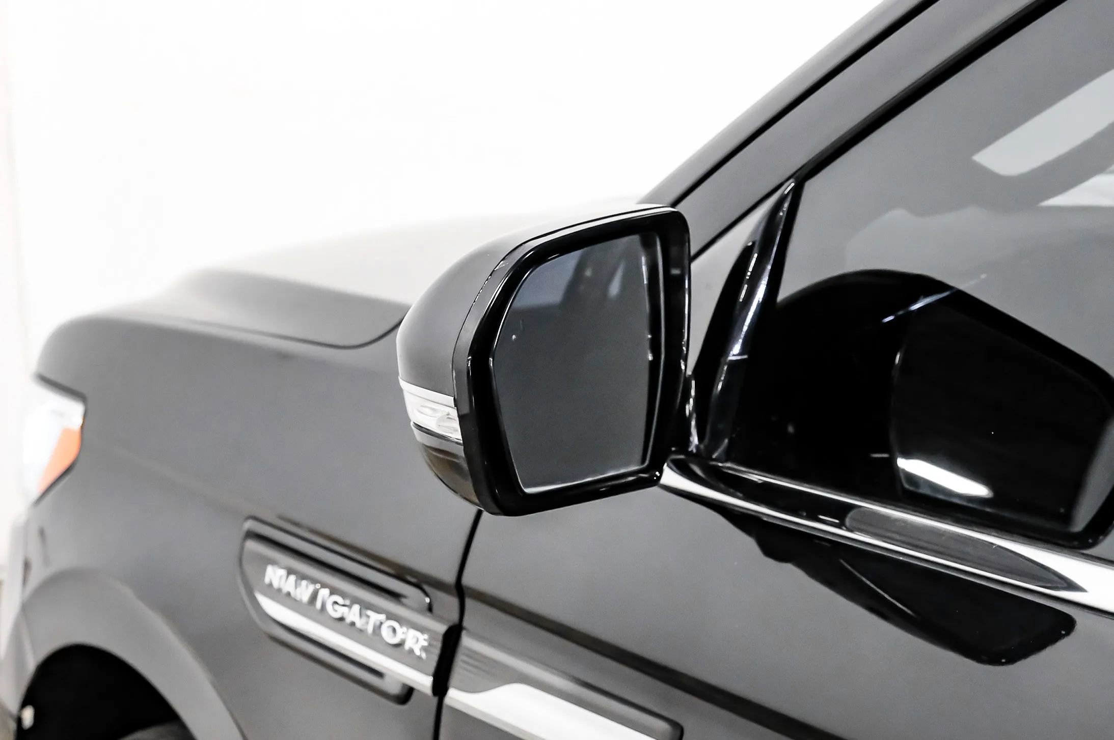 Used 2023 Lincoln Navigator L Reserve RWD image 37