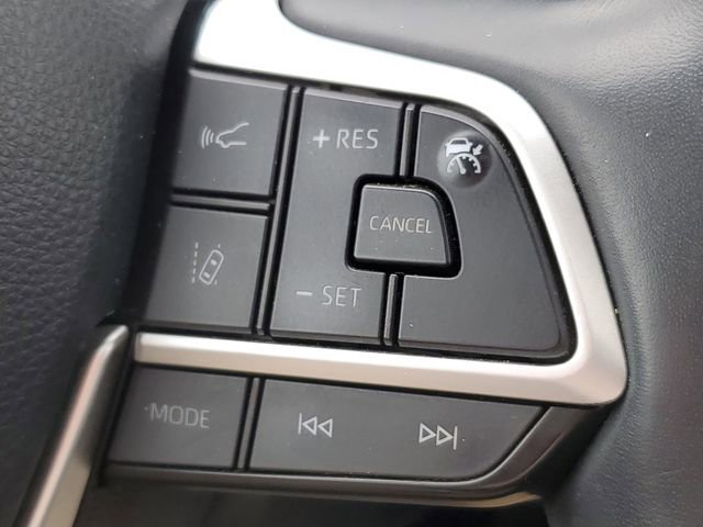 Used 2022 Toyota Highlander XLE image 12