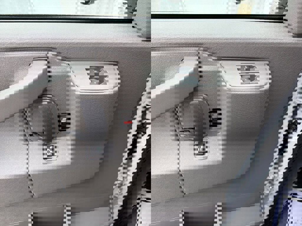 New 2026 Chevrolet Express 3500 w/ Power Convenience Package image 17