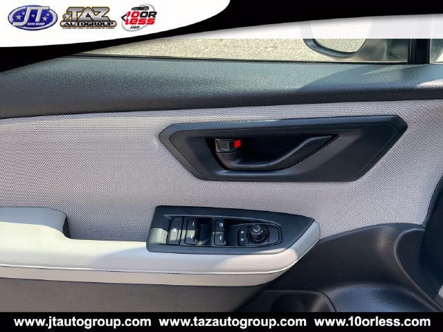 Used 2025 Subaru Forester AWD/4WD image 12
