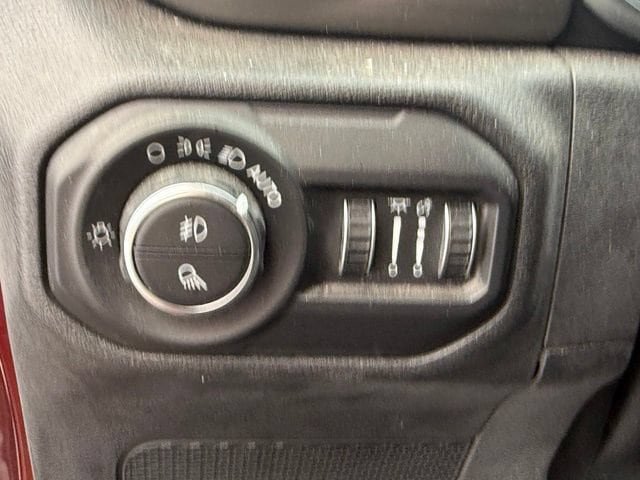 Used 2021 Jeep Gladiator Sport AWD/4WD image 27