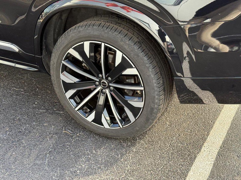 Certified 2025 Volvo XC90 B5 Plus image 8