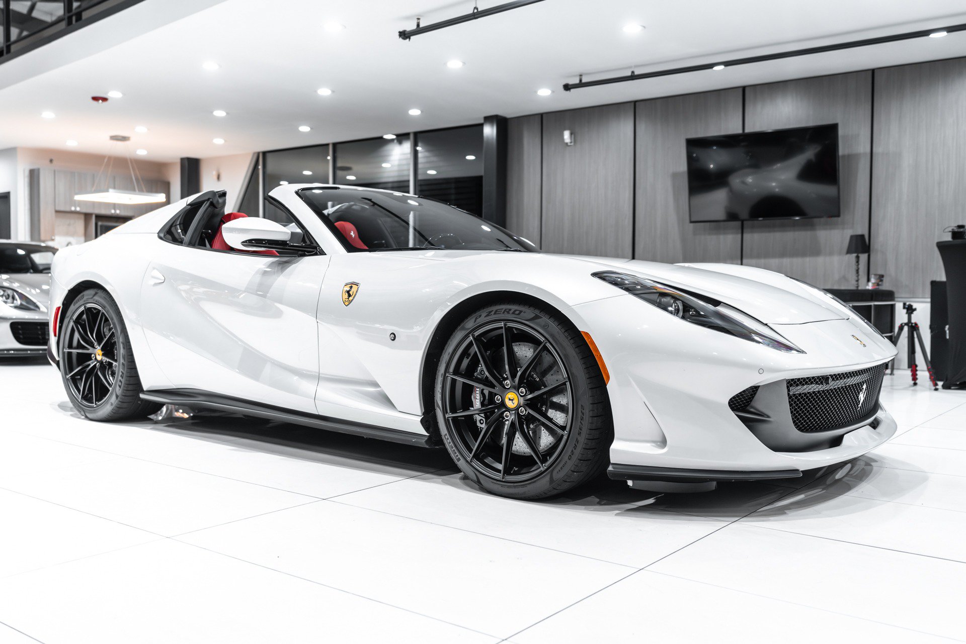 Used 2023 Ferrari 812 GTS RWD image 6