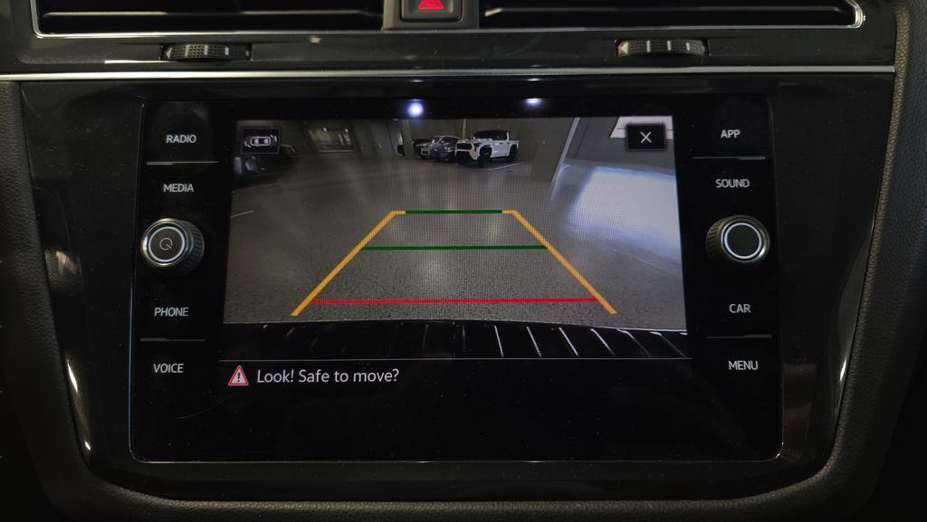 Used 2022 Volkswagen Tiguan SE image 17