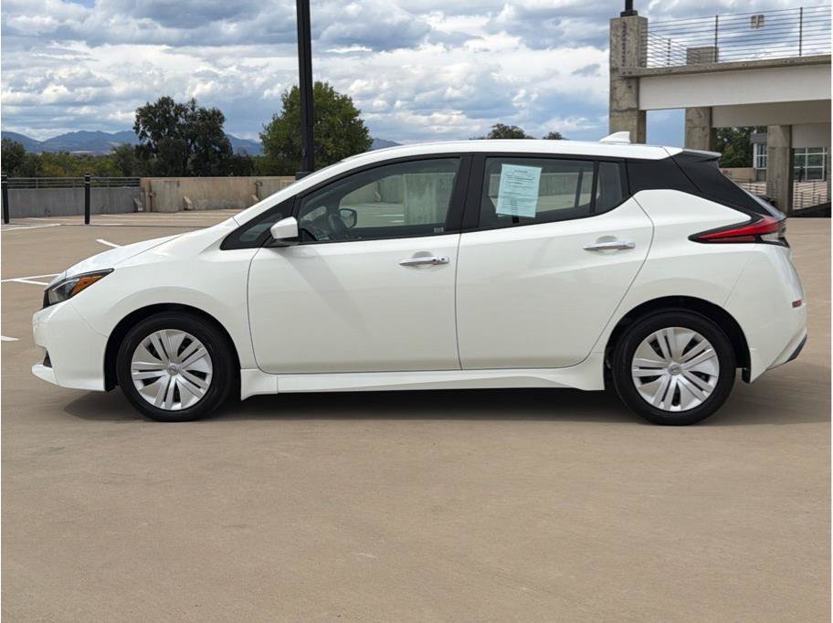 Used 2025 Nissan Leaf S FWD image 4