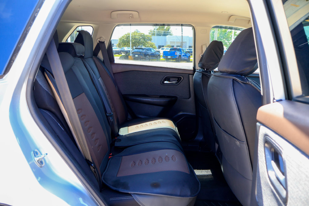 Used 2022 Nissan Rogue SV AWD/4WD image 10