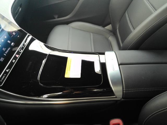 Used 2024 Mercedes-Benz GLC 300 image 39