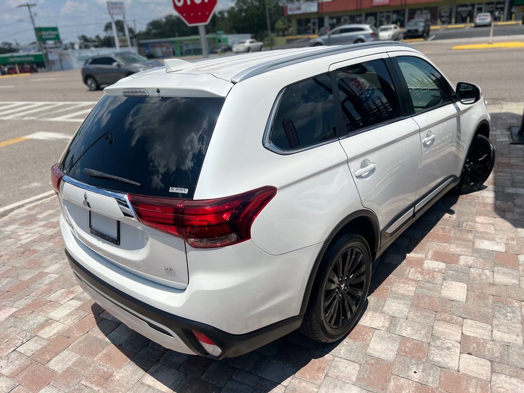 Used 2020 Mitsubishi Outlander SEL image 2