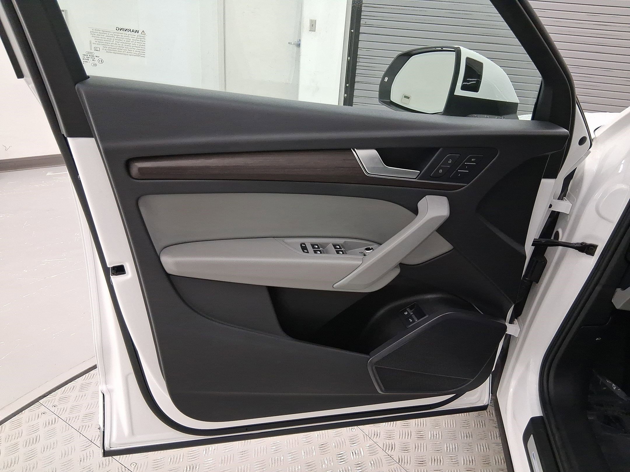 Used 2022 Audi Q5 e Premium w/ Convenience Package image 20