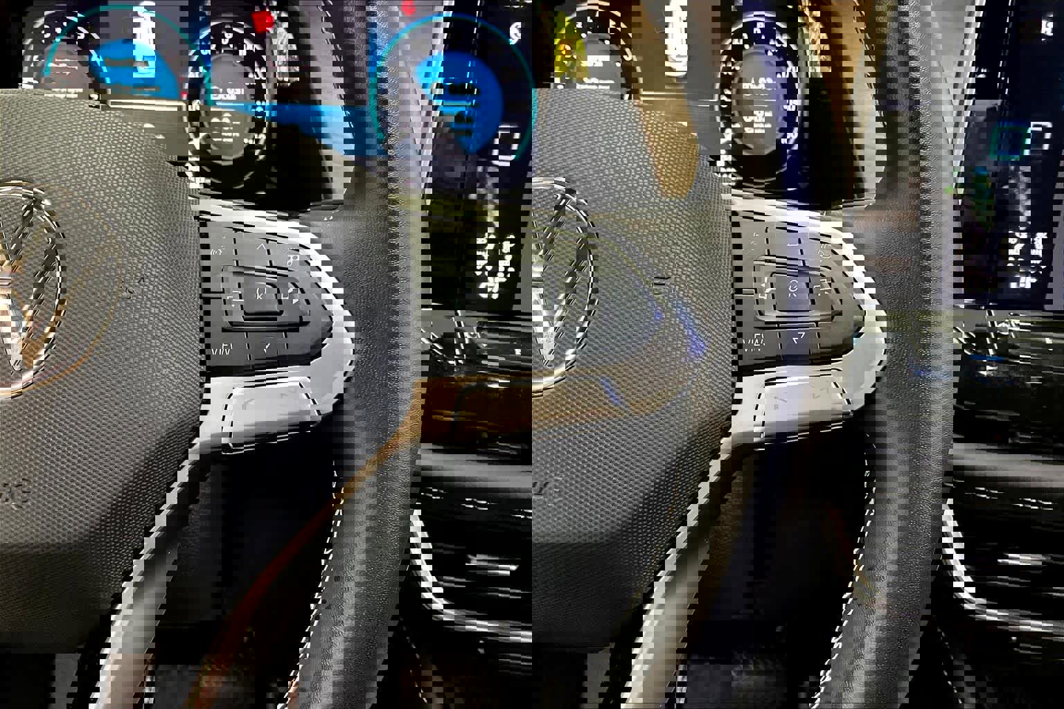 Used 2025 Volkswagen Atlas SE image 22