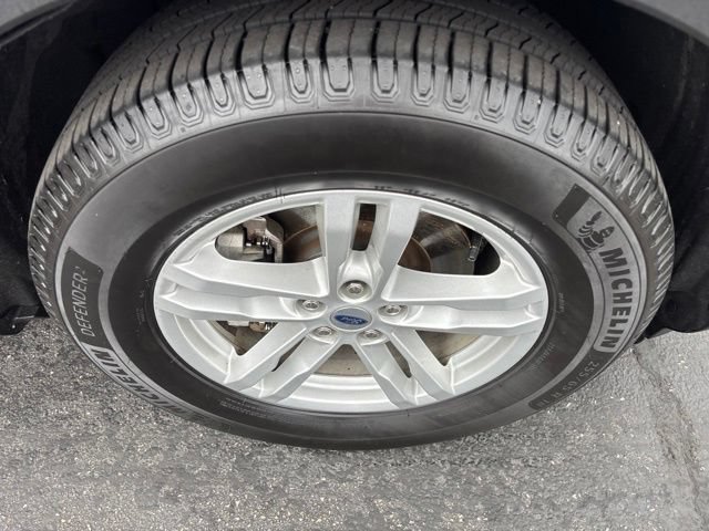 Used 2021 Ford Explorer XLT w/ Equipment Group 202A AWD/4WD image 27