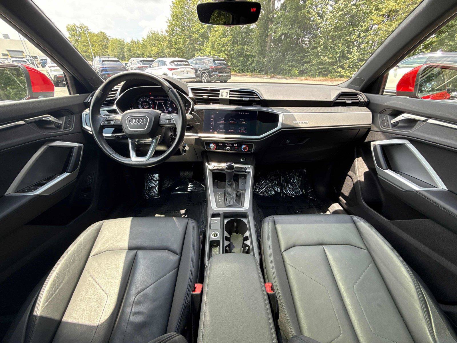 Used 2022 Audi Q3 2.0T Premium Plus w/ Premium Plus Package AWD/4WD image 13