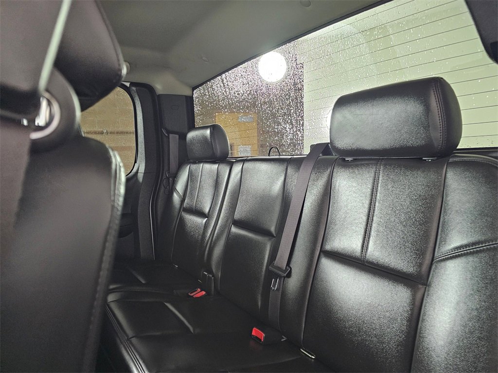 Used 2011 GMC Sierra 3500 SLT w/ SLT Convenience Package image 23