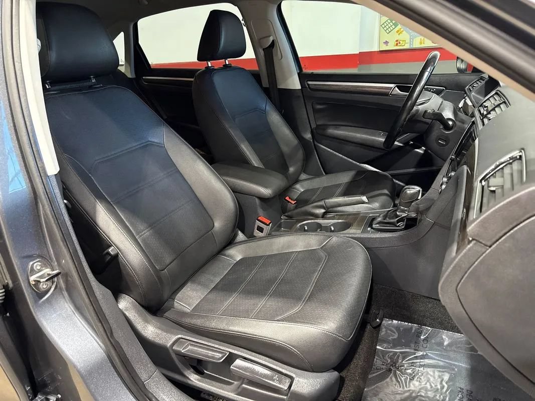 Used 2018 Volkswagen Passat 2.0T SE FWD image 80